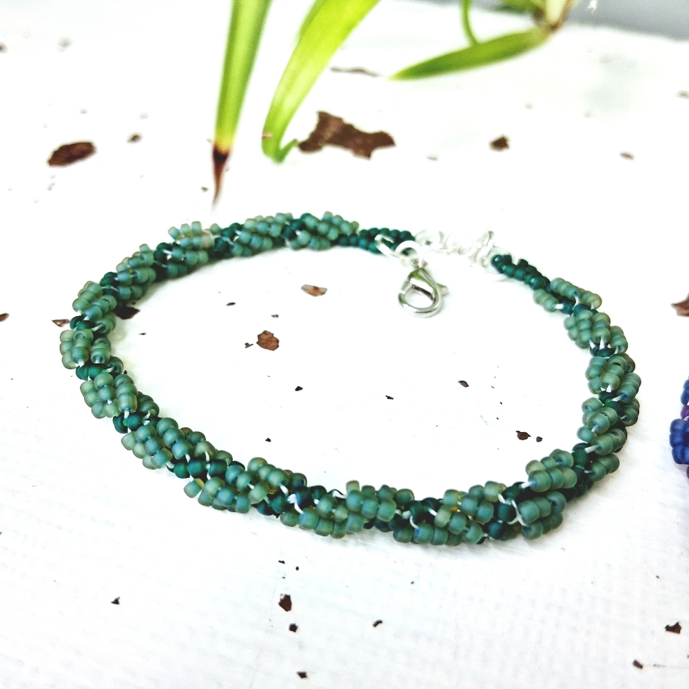 Adjustable Green Spiral Rope Beaded Bracelet